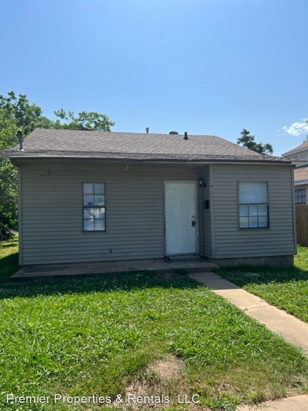 Foto principal - 3 br, 1 bath House - 2104 Clark St