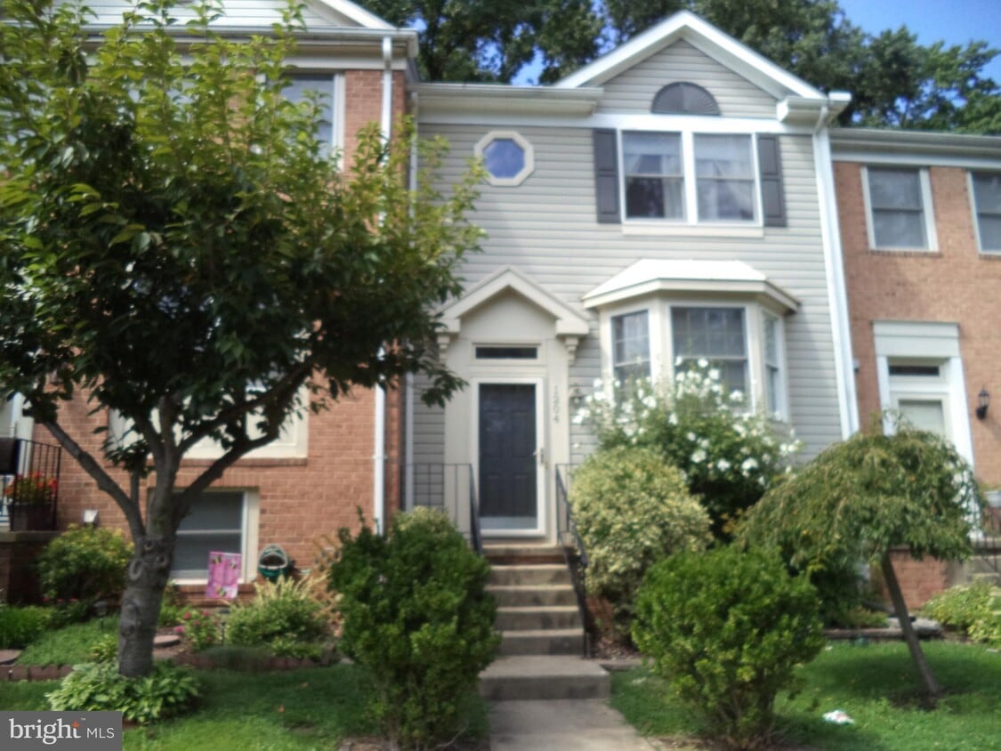 1204 Swanhill Ct, Riviera Beach, MD 21226 Townhome Rentals in Riviera