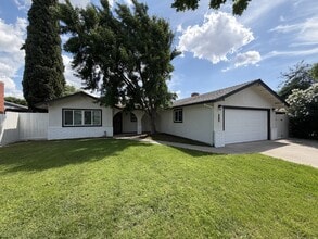 Building Photo - 2616 Casita Dr