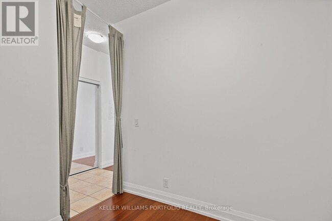 Building Photo - 1070-1070 Sheppard Ave W