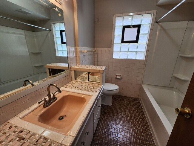 Foto del edificio - DG - 4520-4522 N 84th Street