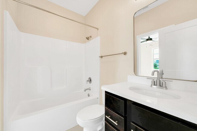 Building Photo - West Beverly Lofts - 302