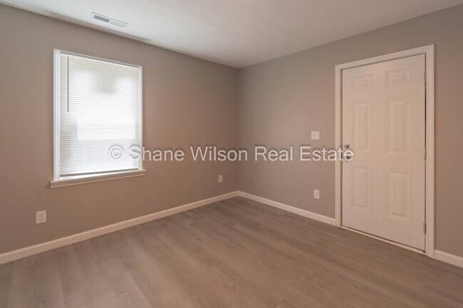 Foto del edificio - Remodeled 2BR/ 1 BA home ready for easy li...