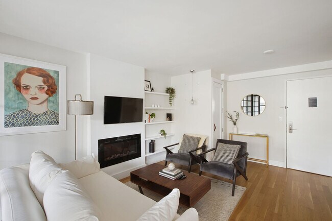 Foto del edificio - 315 W 57th St