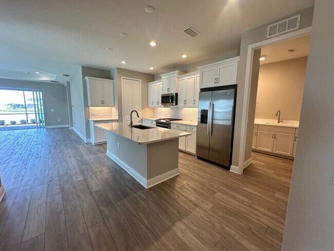 Foto del edificio - Brand New 3 Bedroom 2 Bath 1 Office/den Wi...