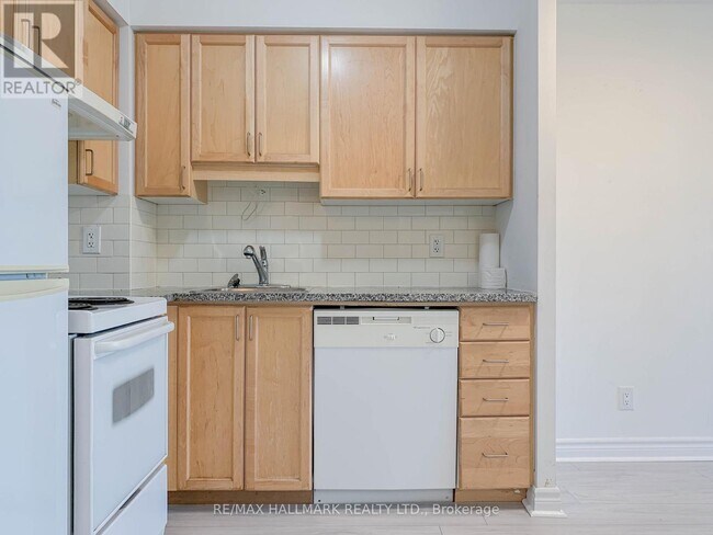 Building Photo - 70 Town Centre Court