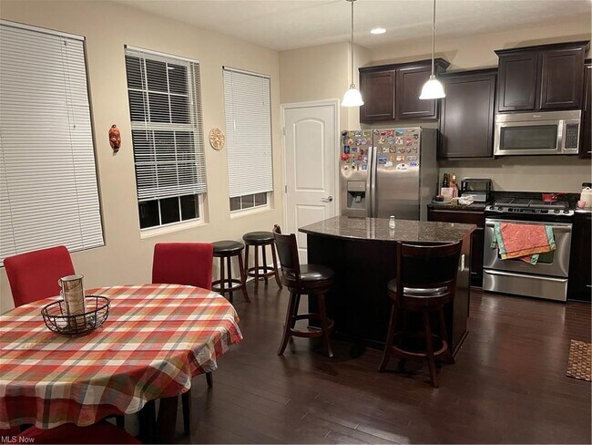 Foto del edificio - 5925 N Pointe Dr