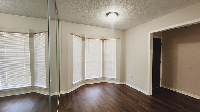 Building Photo - 262 Whitehall Dr