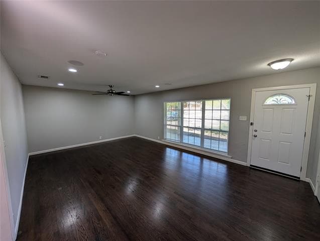 Building Photo - 806 S Cedar St