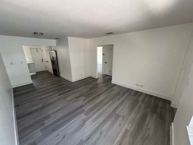 Foto del edificio - 880 SE 12th St