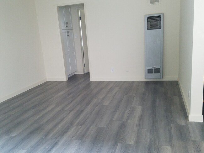Living Room - 91 N Mar Vista Ave