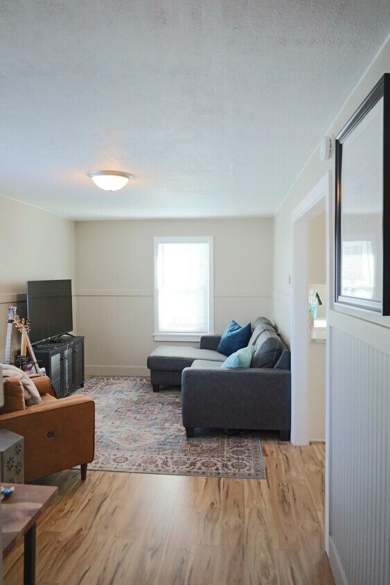 667 S Park Ave Unit 667, Neenah, WI 54956 Condo for Rent in Neenah