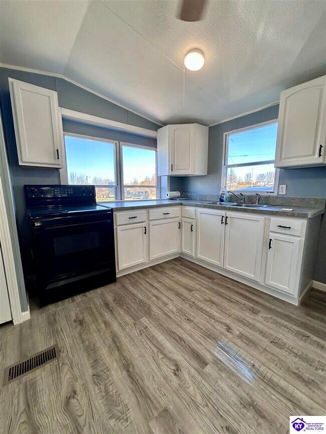 Foto del edificio - 55 Rhonda Ct