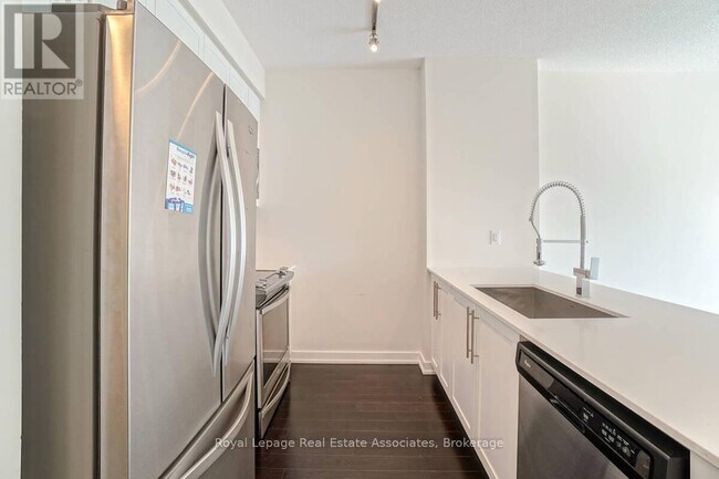 Photo du bâtiment - 4011 Brickstone Mews