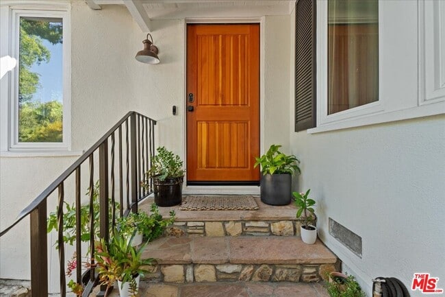 Foto del edificio - 4104 Saugus Ave