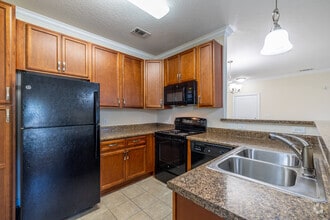 2BR, 2BA - Dilworth