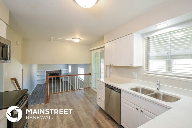 Foto del edificio - 5821 W 111th Ave