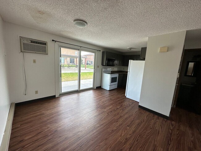 Foto del edificio - 2 Bedroom, 1.5 Bathroom Townhouse