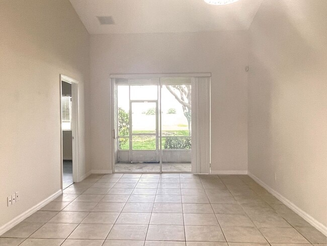 Building Photo - Two-Bedroom Townhome with Bonus Room
