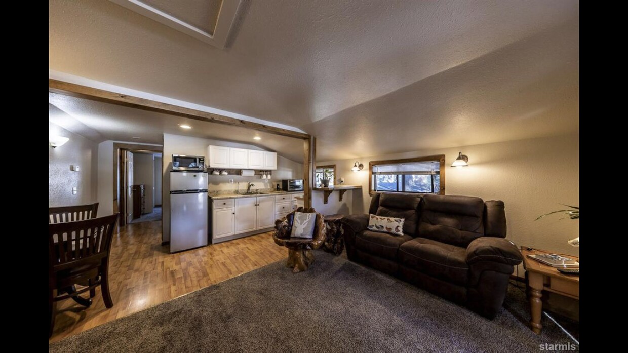Foto principal - 2580 Rose Ave
