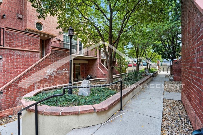 Building Photo - Charming Condo with Central AC and 2 Reser...