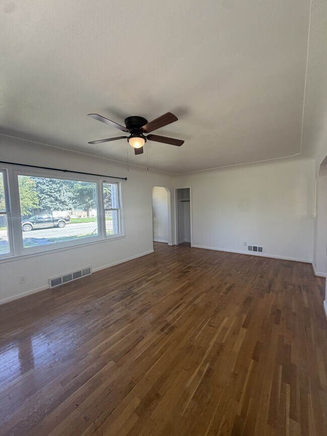 Building Photo - 2032 Avenue B