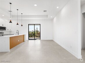 Building Photo - 2109 NW 17th Pl