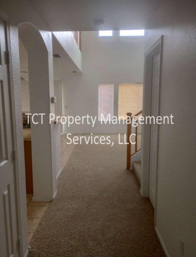 Foto del edificio - Large 3 Bed/2.5 Bath plus office AND Loft in Avondale!