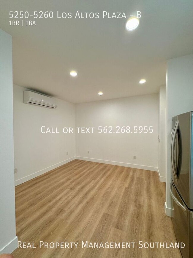 Building Photo - 5250-5260 Los Altos Plaza-B
