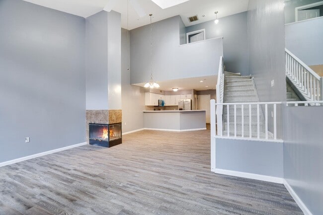 Building Photo - 305 Inverness Dr