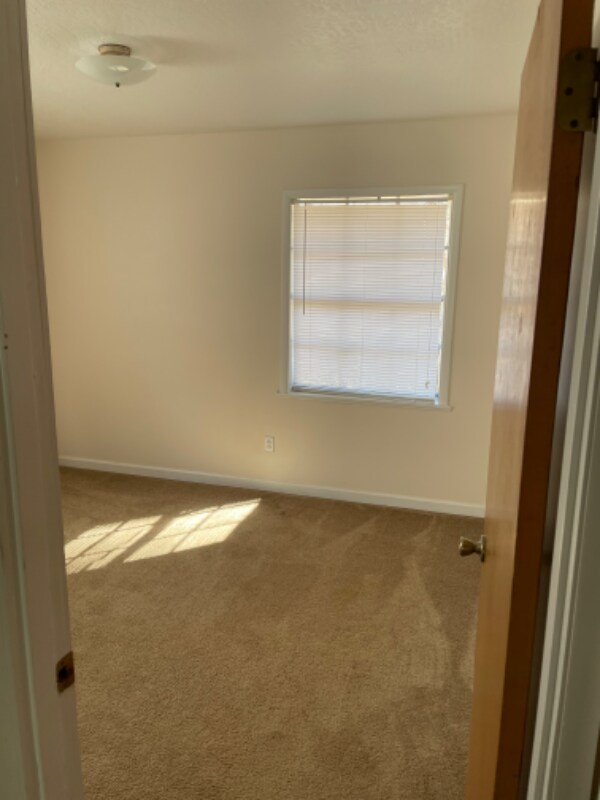 Building Photo - 481 Paragon Rd