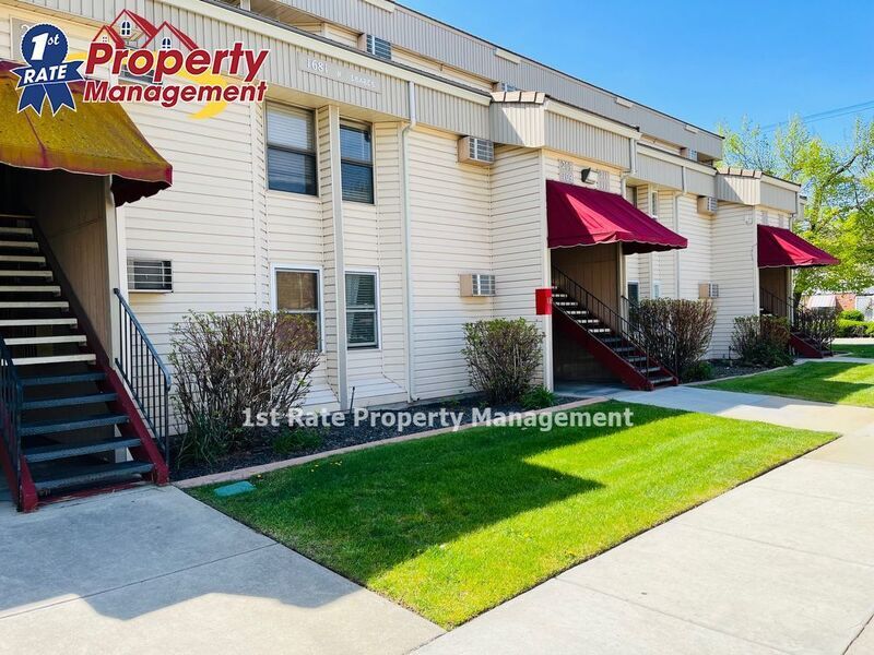 Primary Photo - 1681 N Laurel St