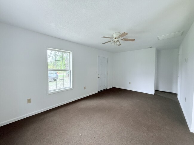 Building Photo - 4663 MO-19
