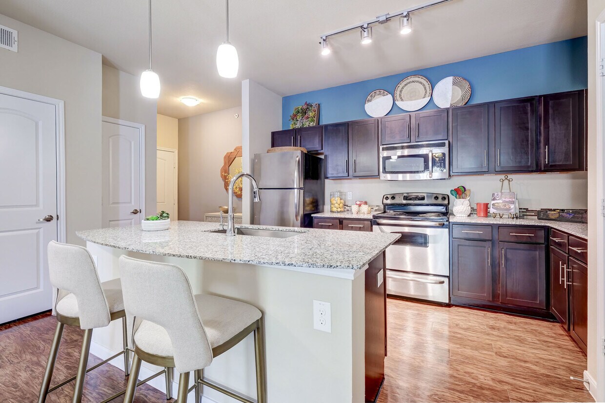 Platinum Shavano Oaks Apartments Apartments in San Antonio, TX