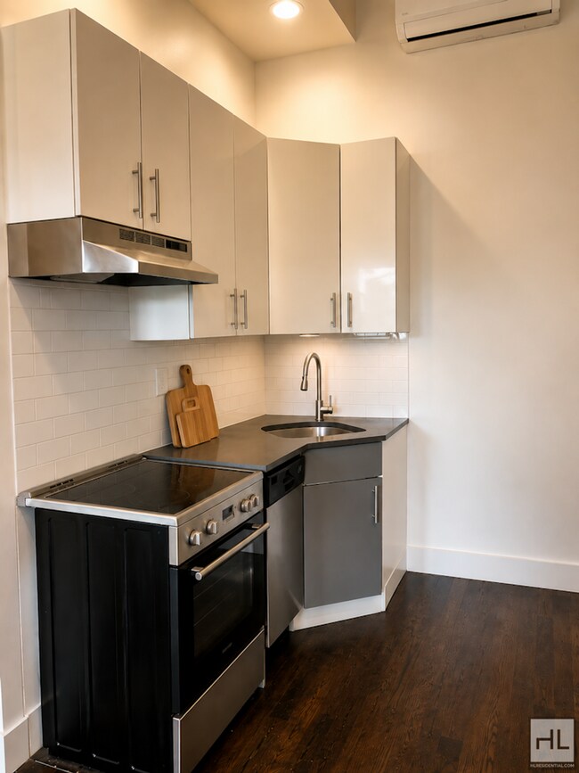 Foto del edificio - FULTON STREET / Clinton Hill / 2-Bed 1-Bath