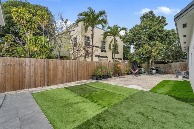 Foto del edificio - 1733 NW 16th St