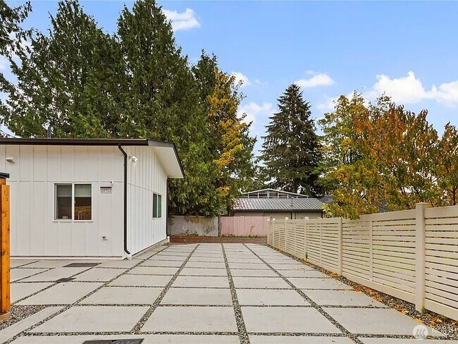 Foto del edificio - 10712 Linden Ave N