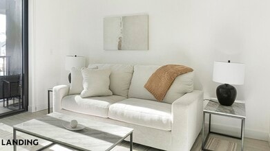 Building Photo - 1007 S Mint St