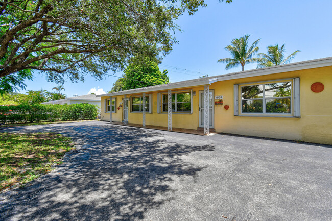 Building Photo - 824 Prosperity Farms Rd