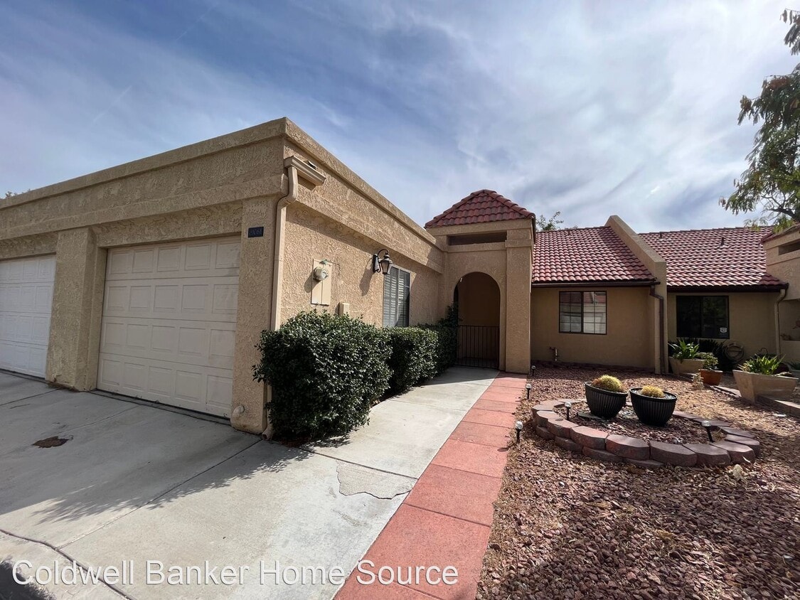 Primary Photo - 2 br, 2 bath House - 19061 Elm Dr.