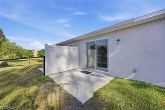 Building Photo - 1426-1428 Cape Coral Pkwy W