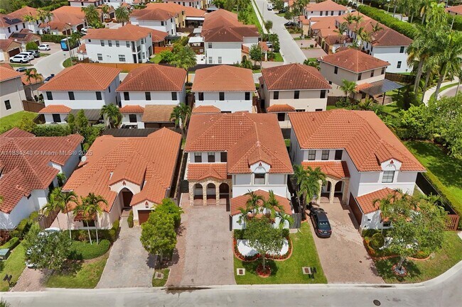 Building Photo - 1007 NW 99th Ct