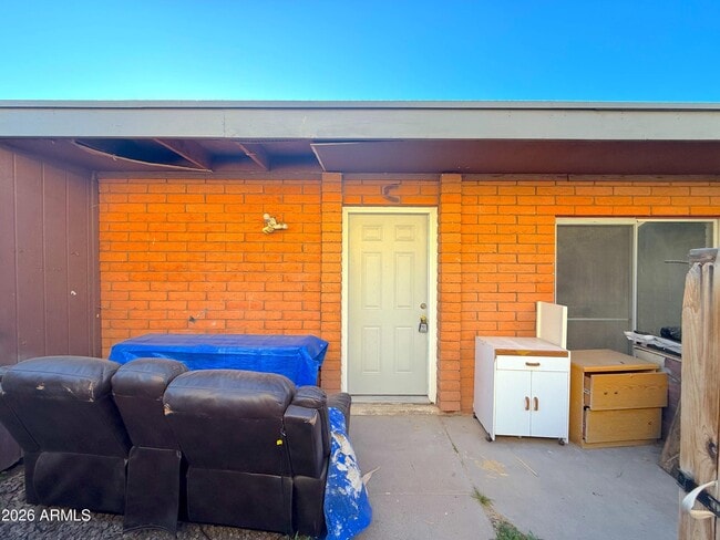 Building Photo - 433 W Ray Rd