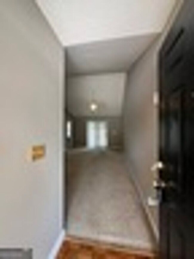 Building Photo - 409 Baltic Ct