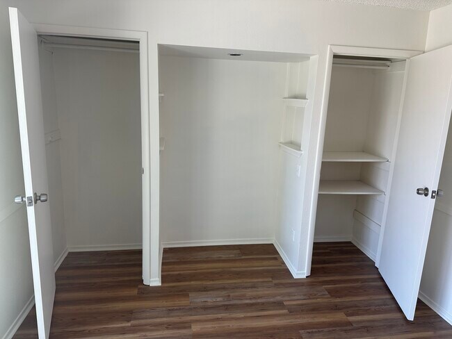 Building Photo - 8140 Spur Ct