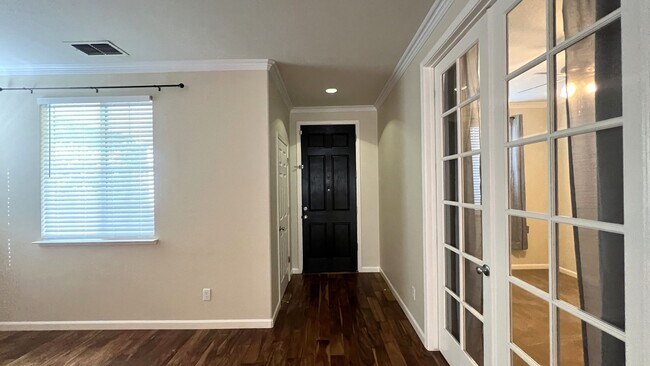 Building Photo - Spacious Elk Grove 4bd/2ba Home with 2 Car...