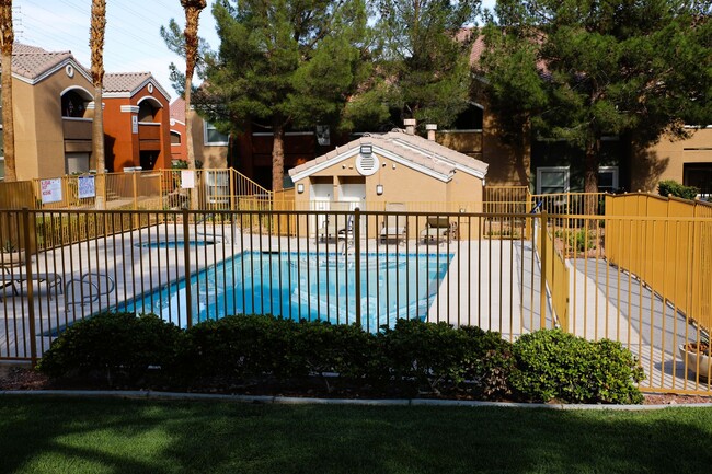 Building Photo - SW - CONDO - 2 BEDROOM - 1ST FLOOR