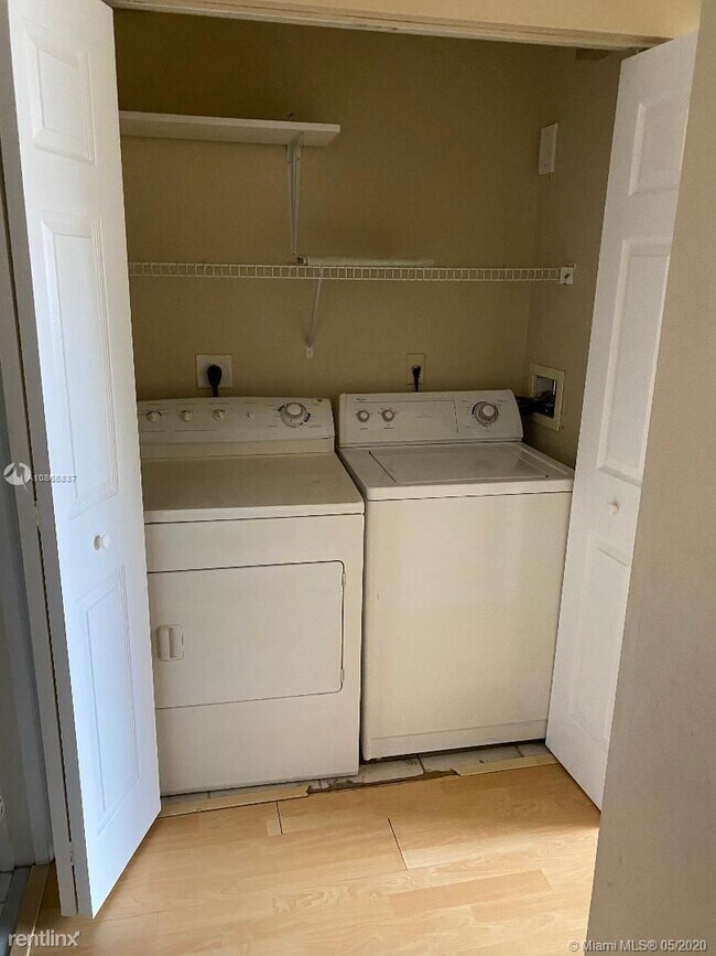 Building Photo - 2 br, 2 bath Condo - 2101 S Hiatus Rd