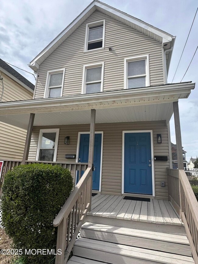 Building Photo - 326 2nd St