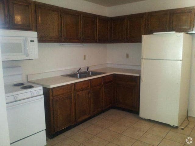 Primary Photo - Dodge Flowers Apartments